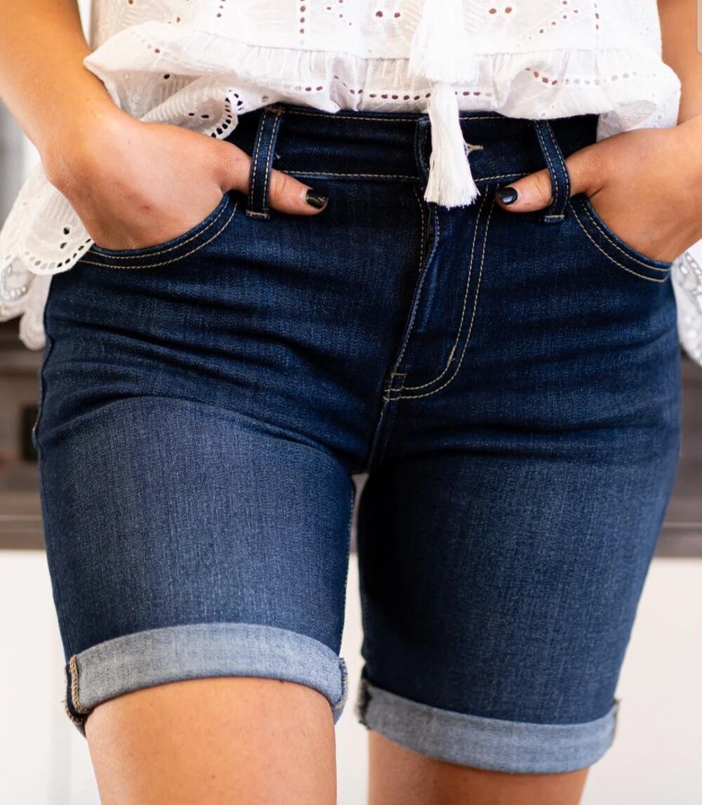 Kancan Womens Holly Mid Rise Blue Denim Bermuda Shorts Size M NWT
